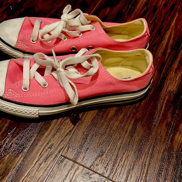 Pink Converse - Picture 2 of 2